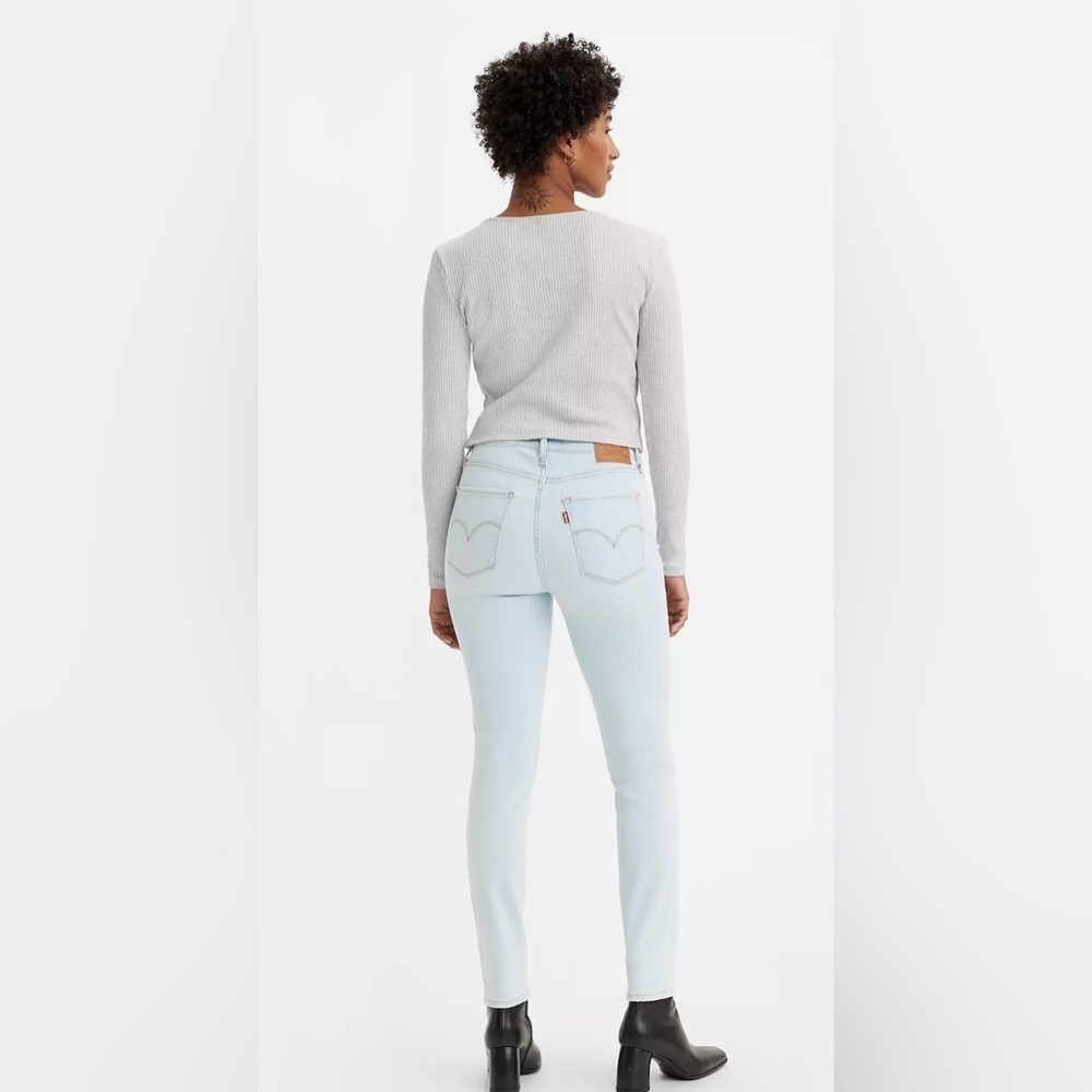Levi's Women's Sky Blue Skinny Jeans 721 Size 27
